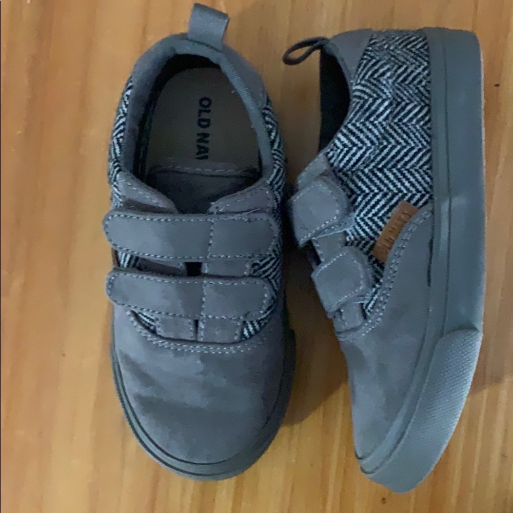 Old Navy Toddler Velcro LowTop Sneakers Size 7